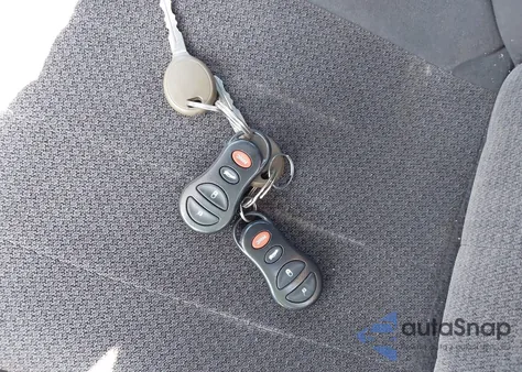 2005 Chrysler Sebring Gtc z USA, uszkodzony, nr VIN 1C3EL75R15N622005